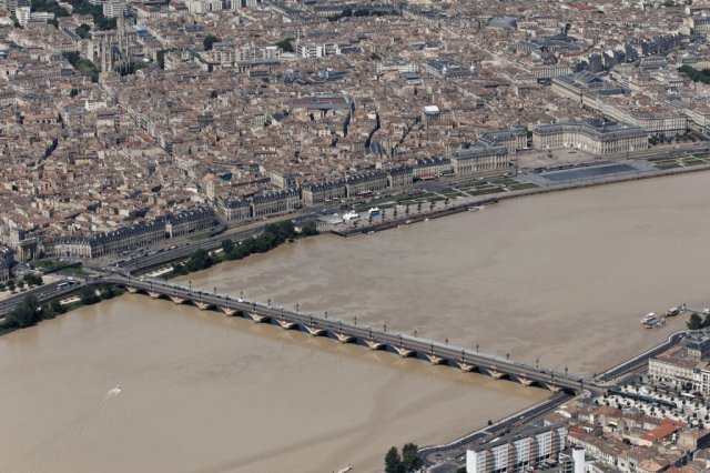 bordeaux-garonne-mai-2011_1596