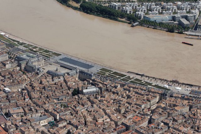 bordeaux-garonne-mai-2011_1675