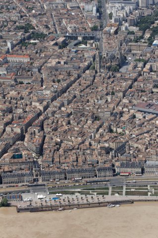 bordeaux-garonne-mai-2011_1689