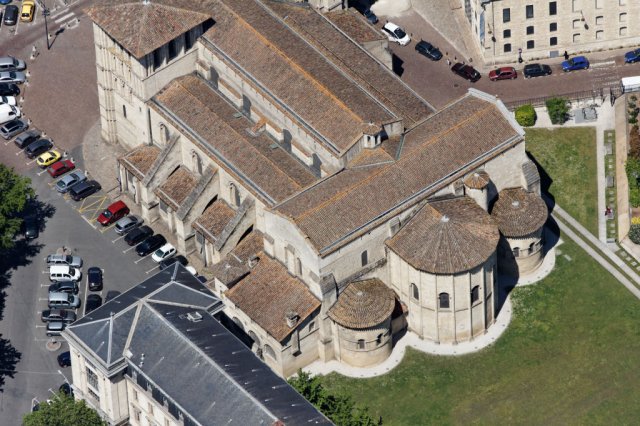 eglise-ste-croix_8196_R