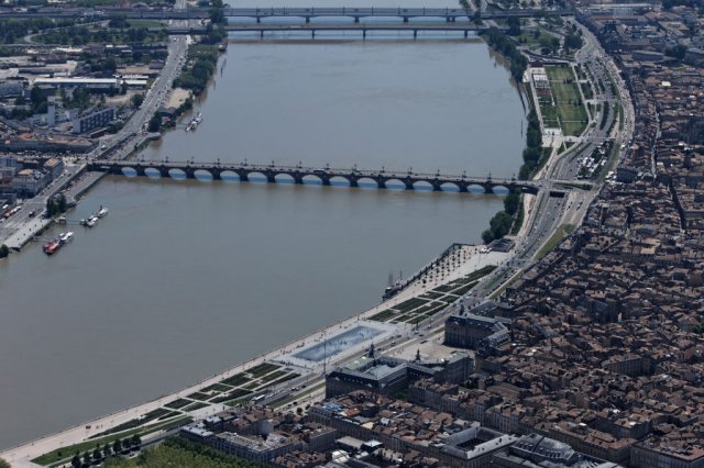 place-bourse-miroir-bordeaux_8176_R