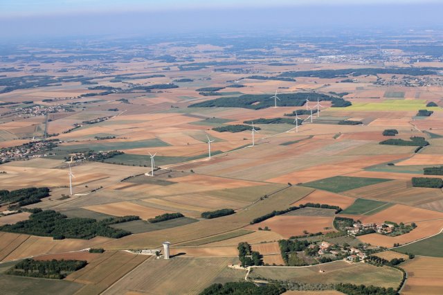 eoliennes-poitou-charente-R5145