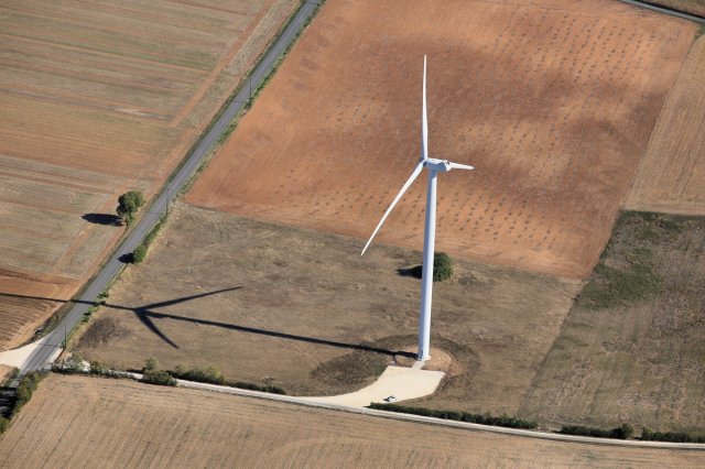 eoliennes-poitou-charente-RR5159