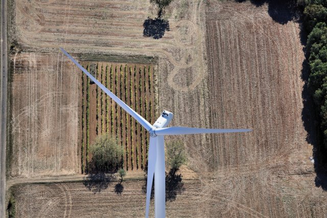 eoliennes-poitou-charente-RR5165