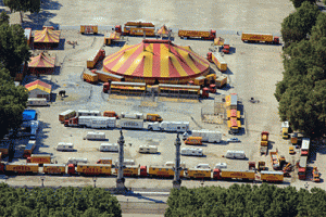 Le cirque Pinder Place des Quinconces à Bordeaux